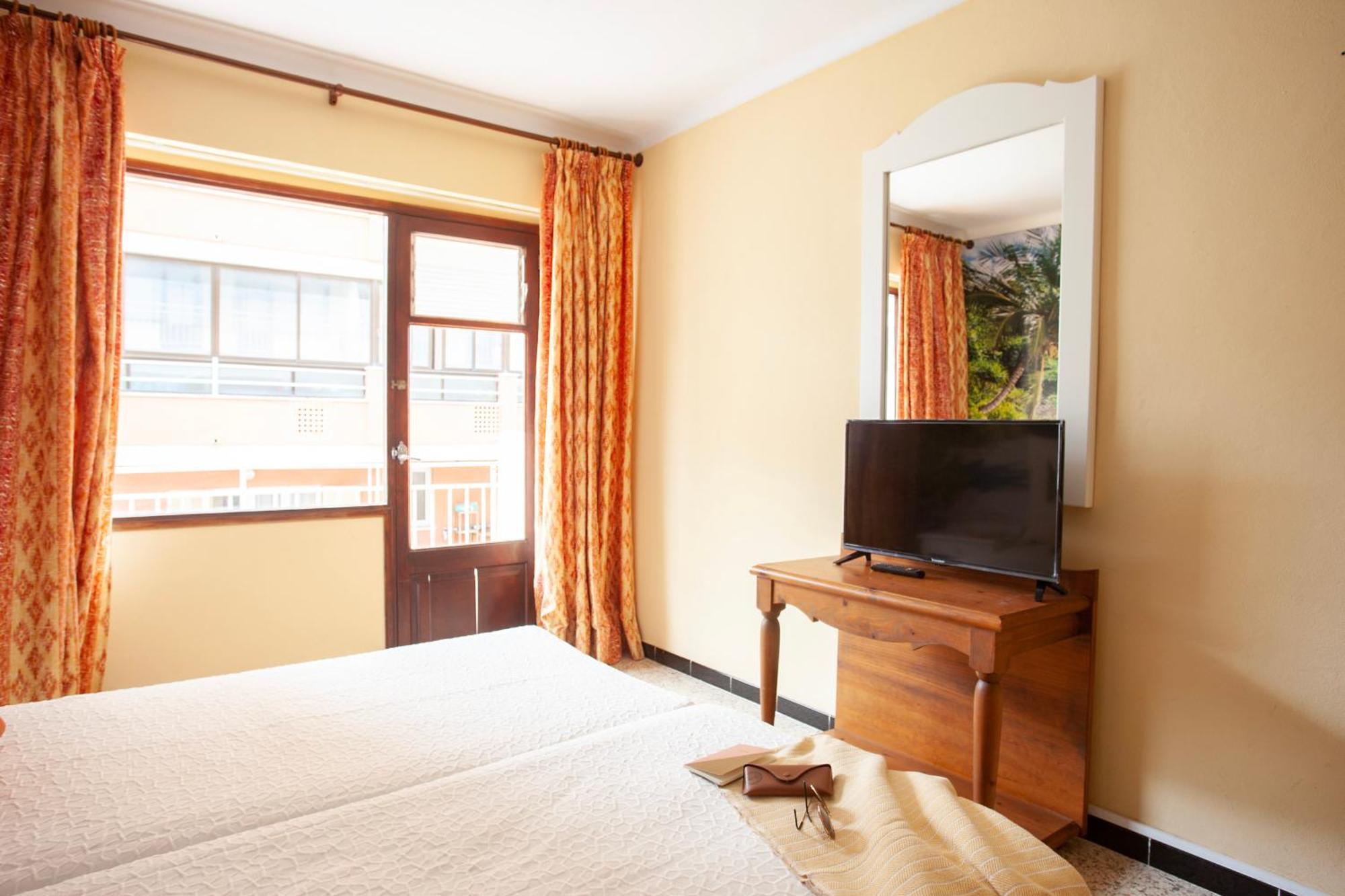 Bj Hostal Bona Vista S'Illot  Exterior photo